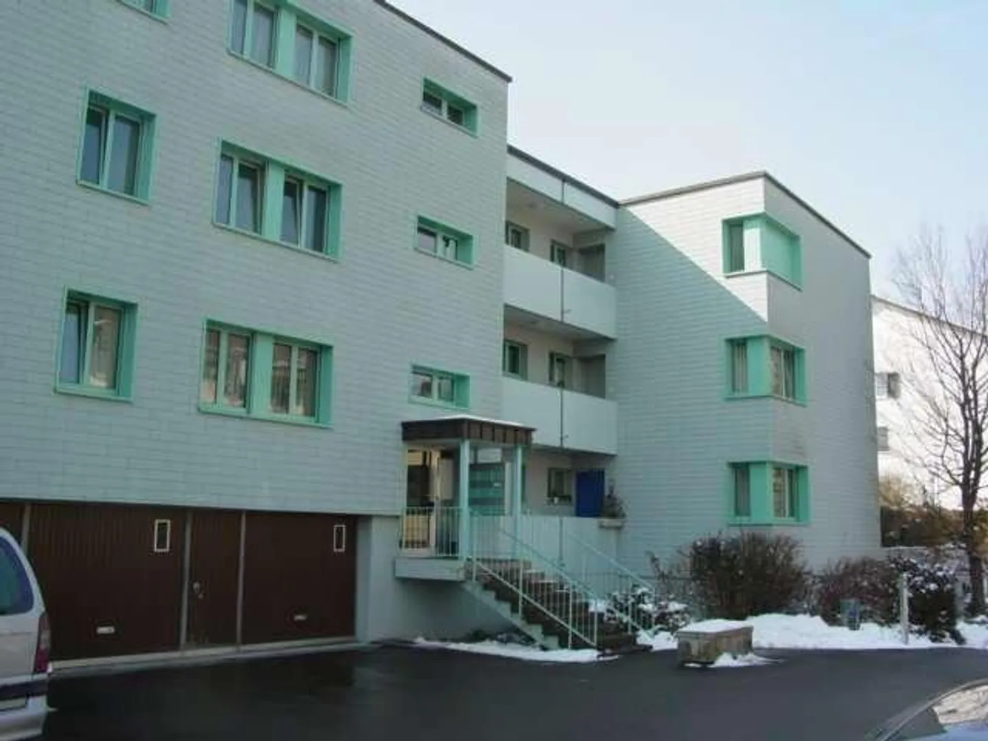 Ein trockener Platz für Ihr Auto in der Einstellhalle! - Foto 1 von 1