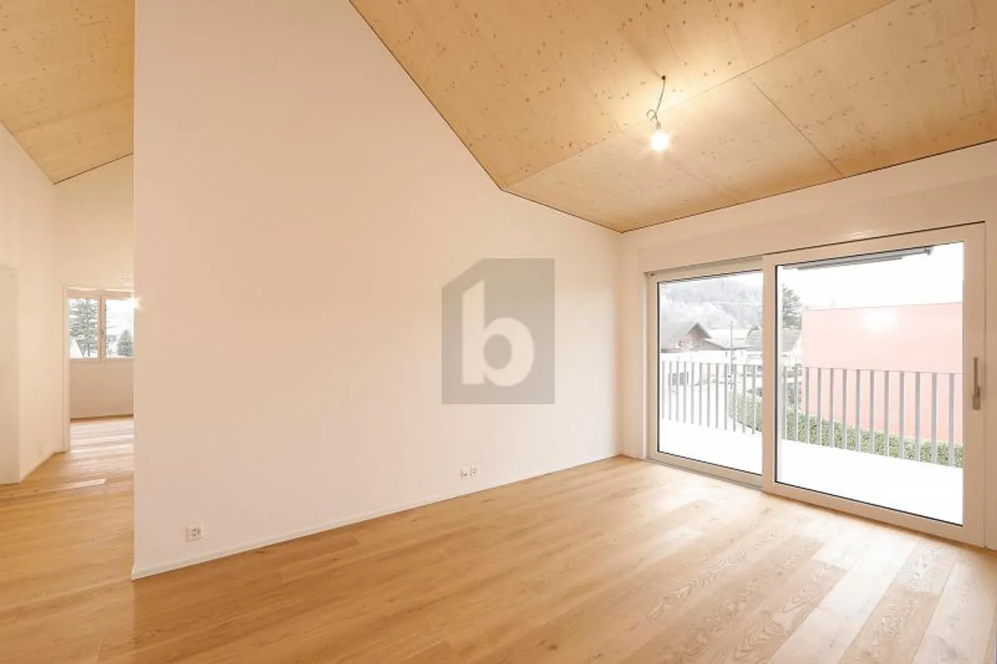 Penthouse for rent - Photo 2 of 6