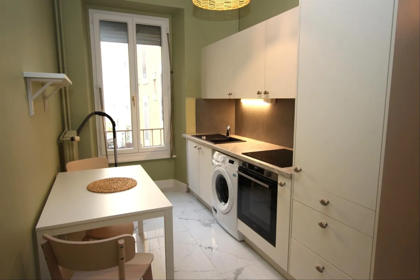 Charming Apartment in Paquis - Photo 3 of 6
