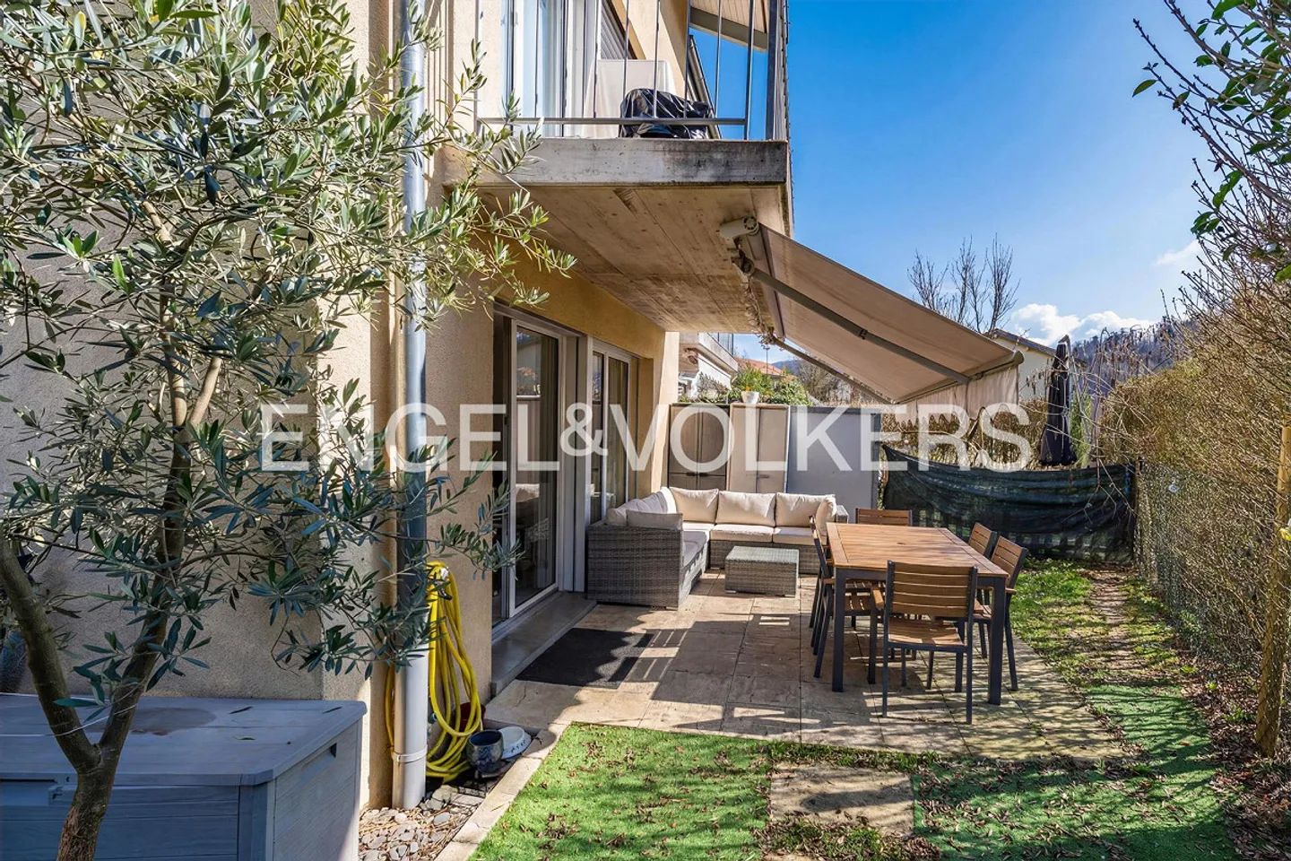 Comfort and Tranquility for the Family - Photo 2 of 13