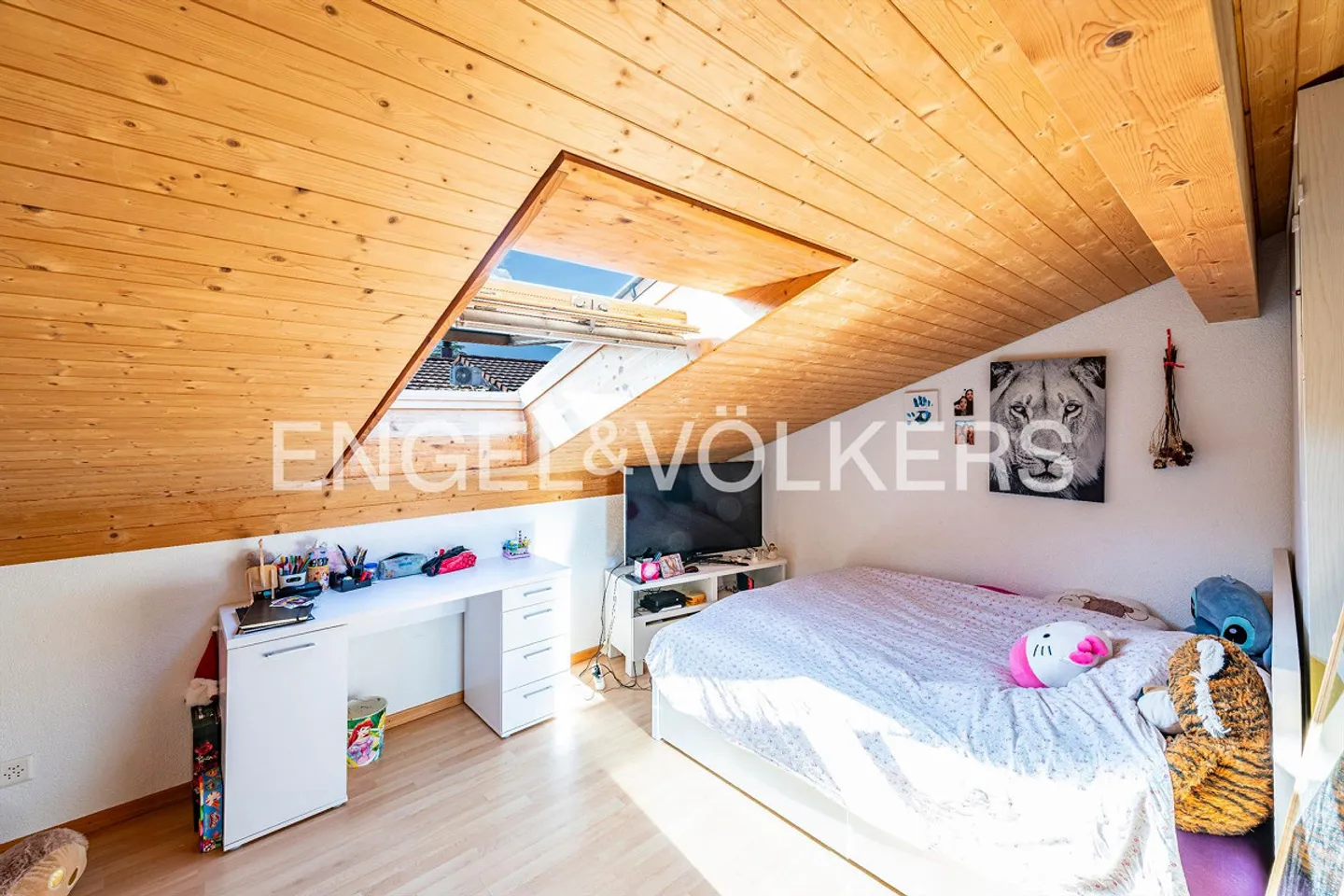 Comfort and Tranquility for the Family - Photo 10 of 13