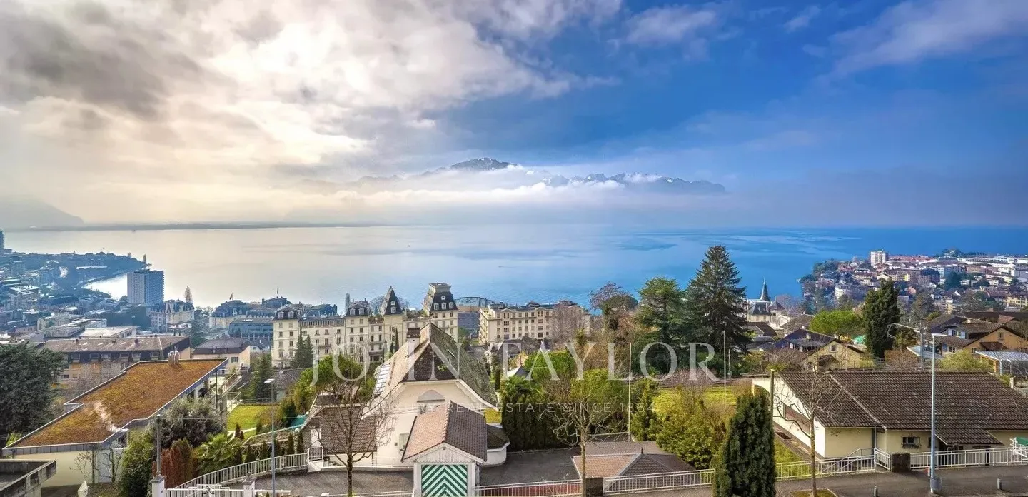 Terrain Exclusif avec Vue sur le Lac - Photo 1 sur 2