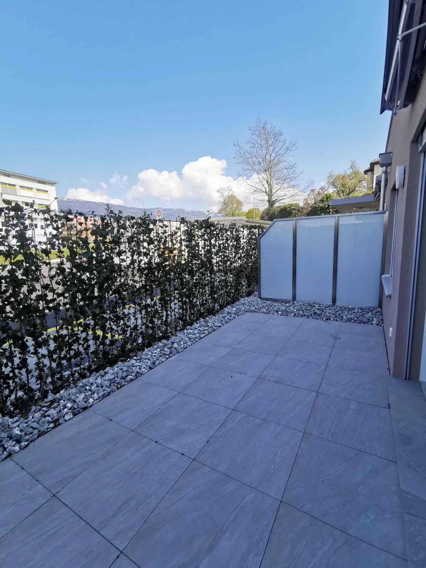 Charming Apartment with Terrace - Photo 4 of 4