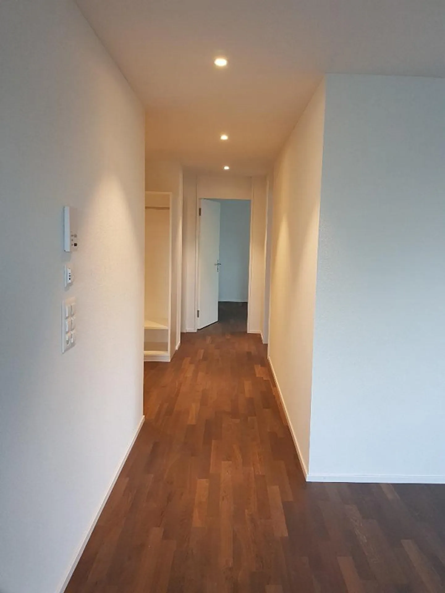 Ampio appartamento di 3,5 locali nel bel quartiere di Breiti! - Foto 3 di 8