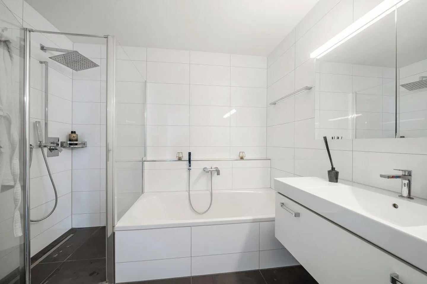 Modern 4.5 Room Apartment - Photo 3 of 8