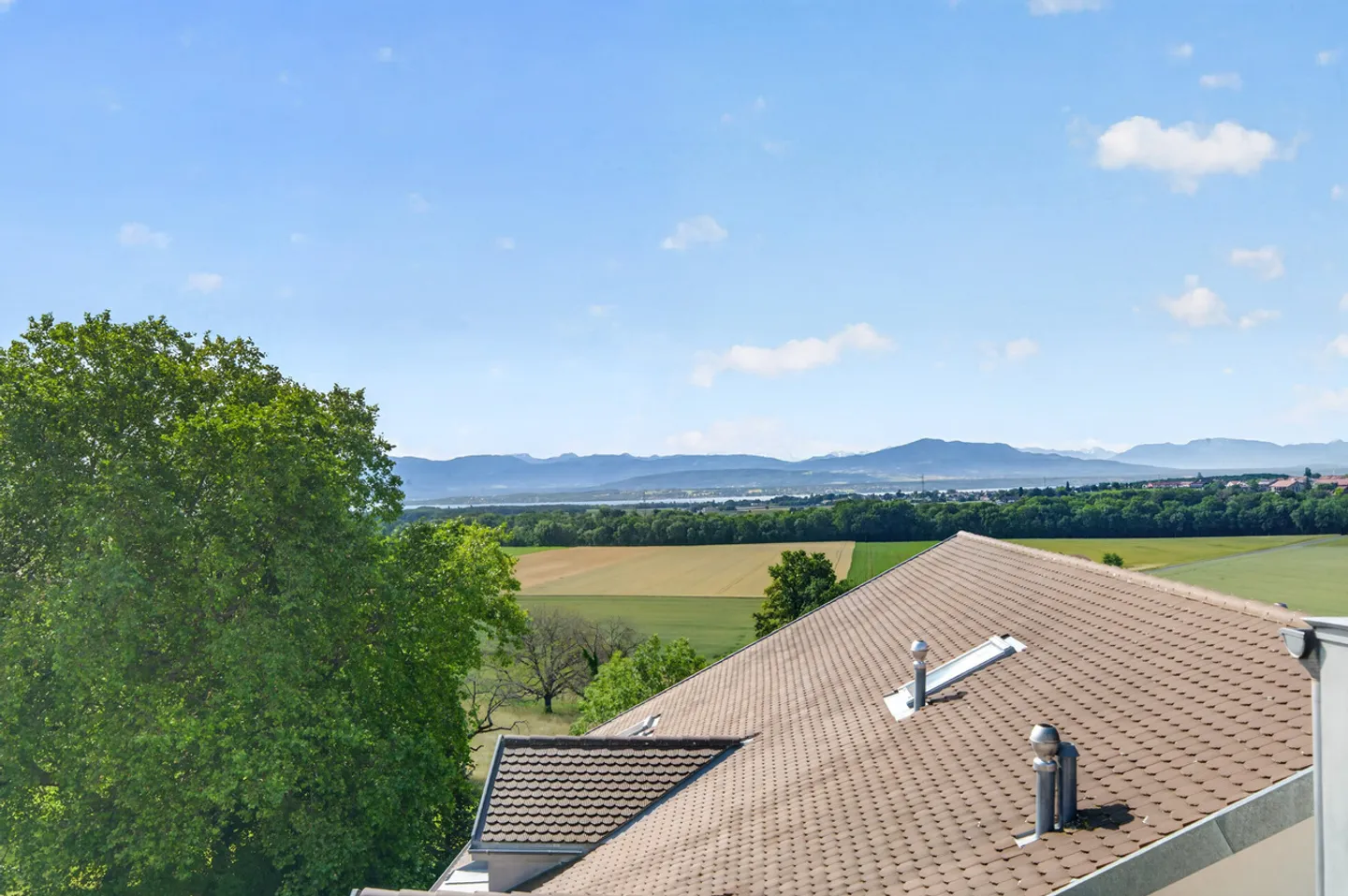 Spacieux duplex de 4,5 pièces Au coeur des vignes, vue Lac et Alpes - Photo 12 of 12