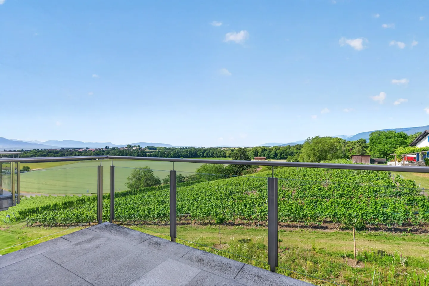Spacieux duplex de 4,5 pièces Au coeur des vignes, vue Lac et Alpes - Photo 6 of 12