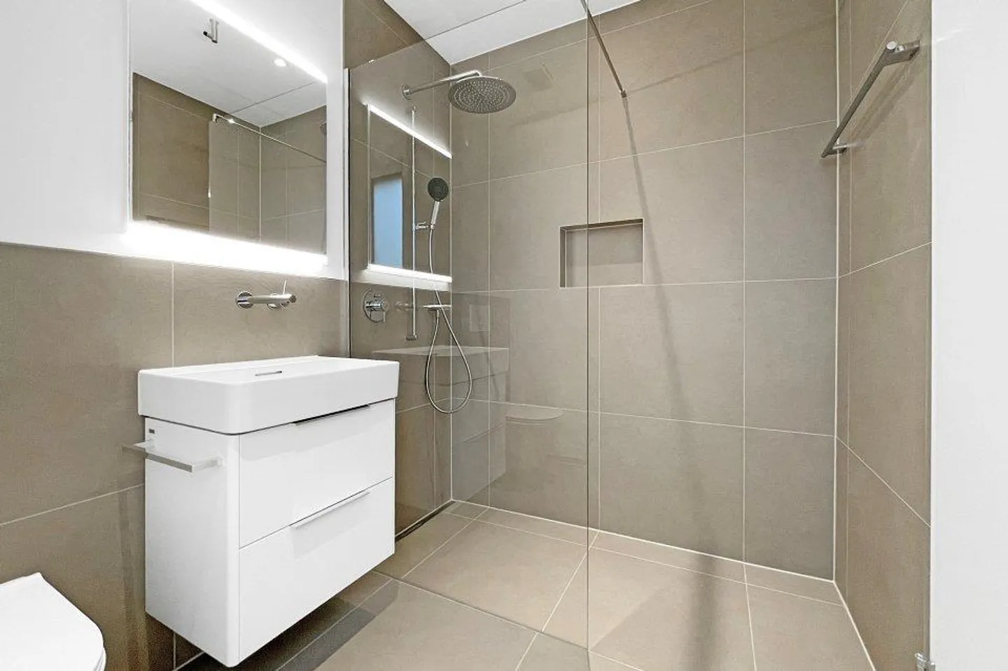 3.5 Room Apartment - Photo 11 of 12