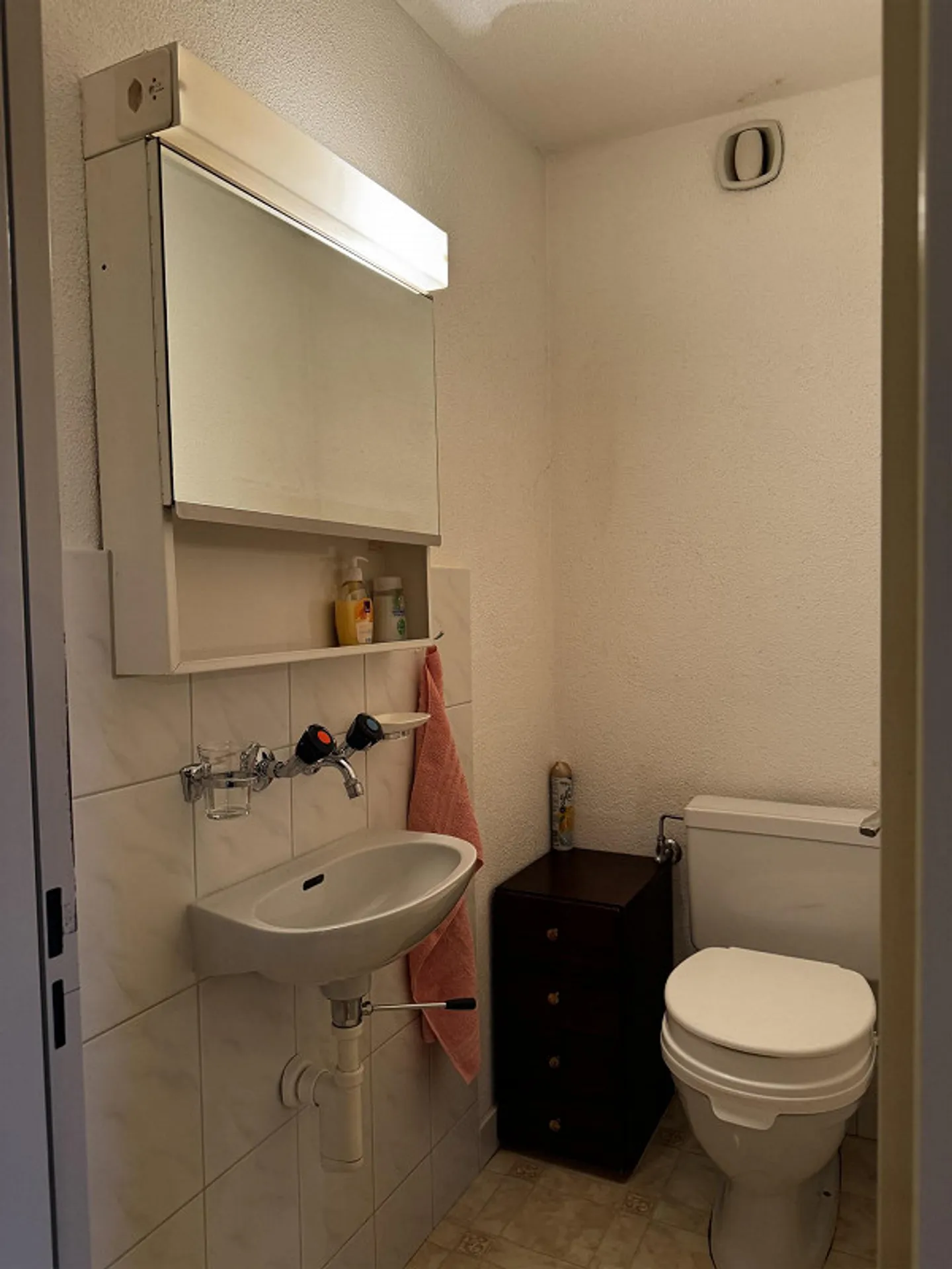 Möblierte Wohnung mit Balkonen - Foto 4 von 6