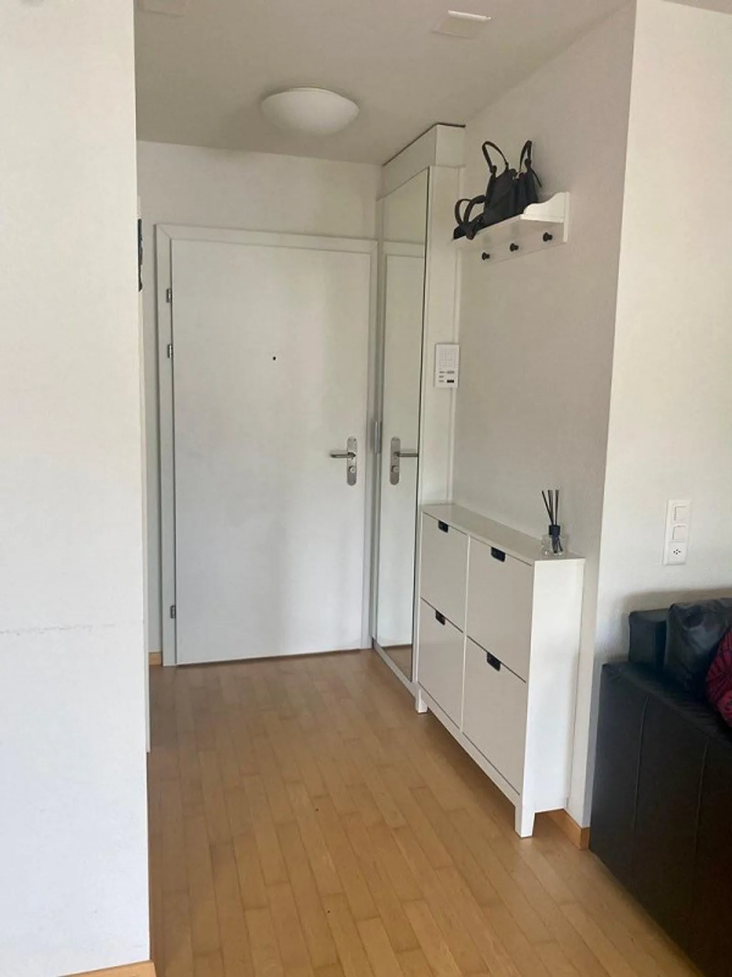 Cozy Home in a Quiet Location - Photo 3 of 9