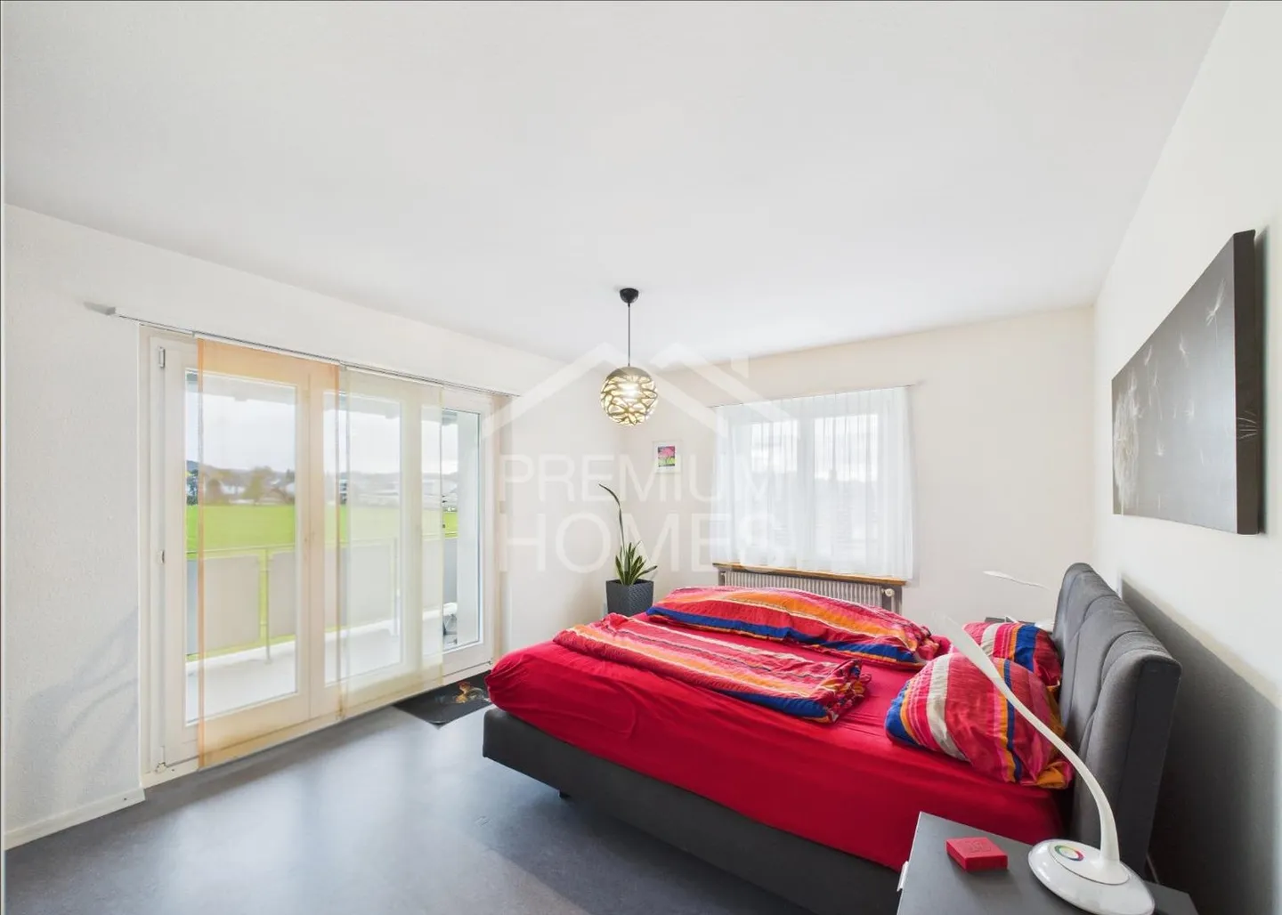 Dream house with unobstructed view into the greenery - Photo 5 of 9