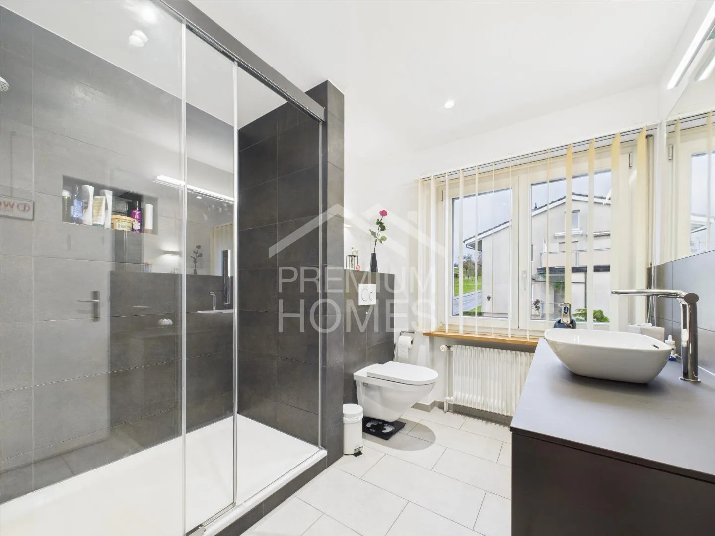 Dream house with unobstructed view into the greenery - Photo 8 of 9