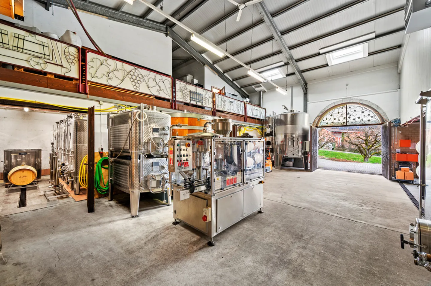 Cantina rinomata sul lago di Neuchâtel - Foto 9 di 18