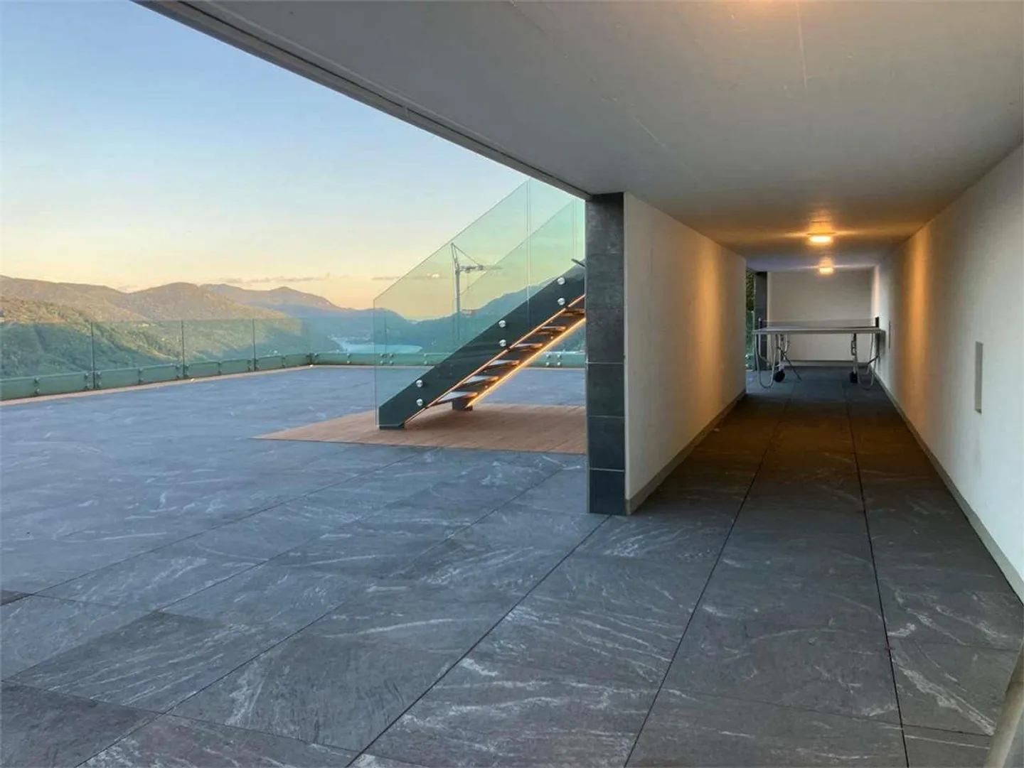 Vernate splendid apartment with wonderful lake and mountain view - Photo 12 of 13