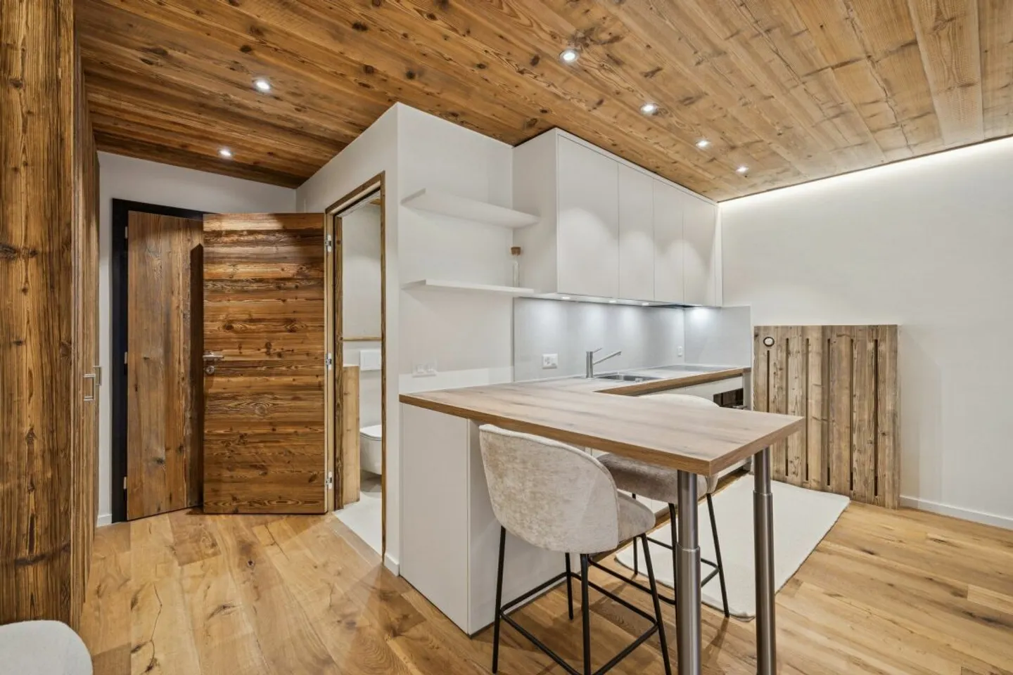 Studio Incantevole con Vista Montagna - Foto 1 di 10