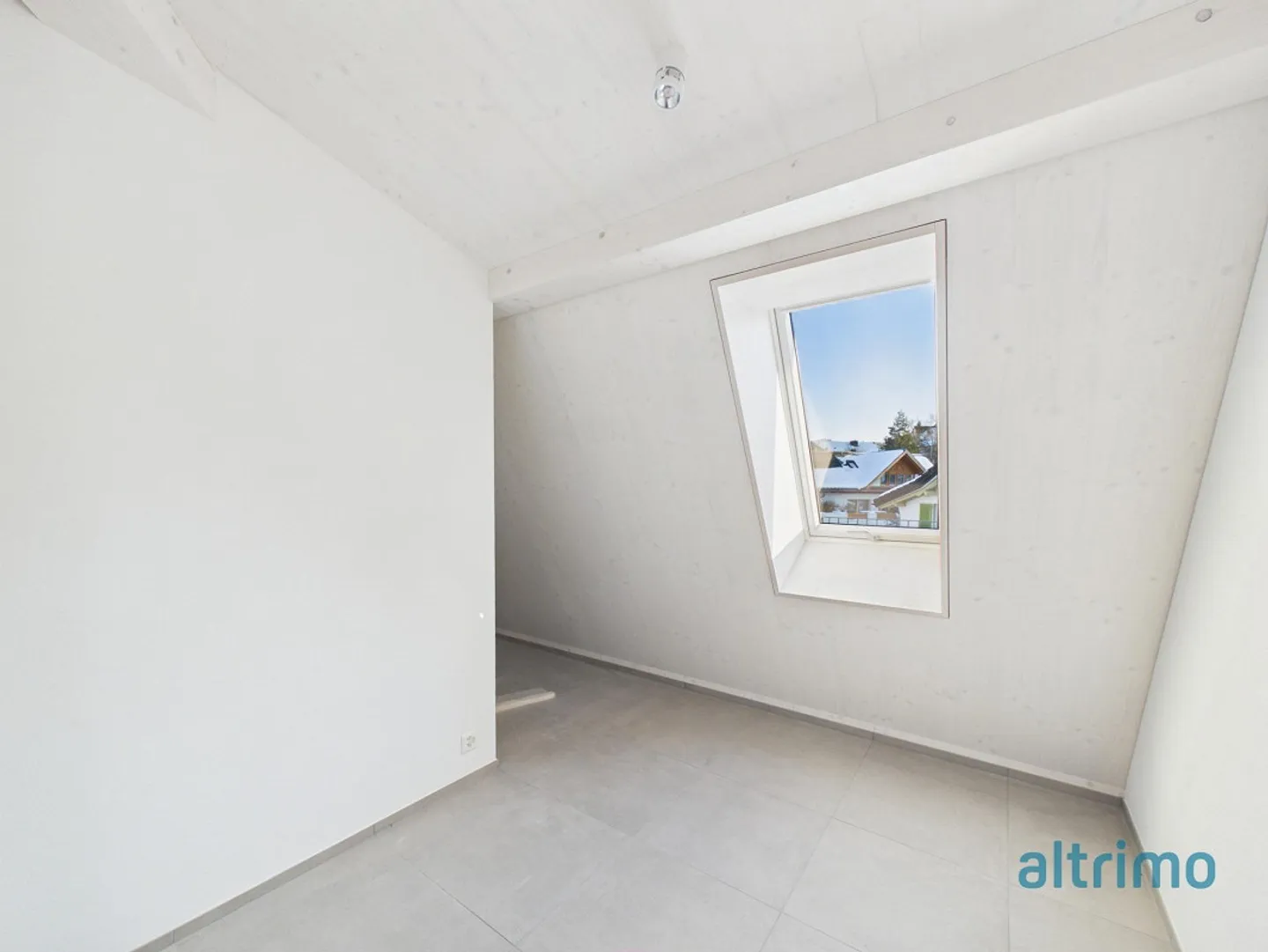 Something very special! - First rental sunny attic apartment - Photo 9 of 12