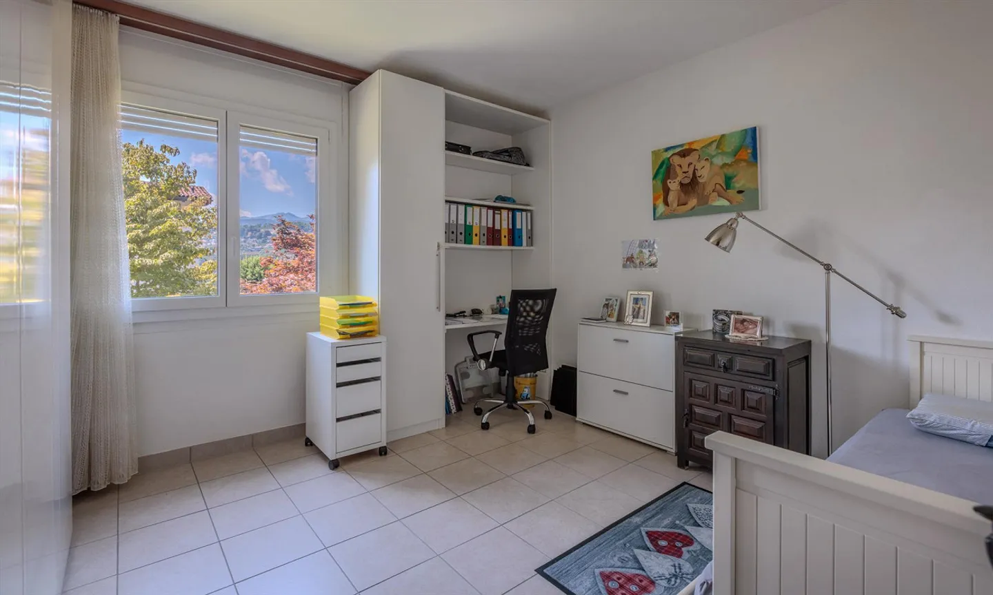 AUSSERGEWÖHNLICHES 3.5-ZIMMER-APARTMENT IN GRÜNER LAGE IN PREGASSONA ALTA - Foto 6 von 9