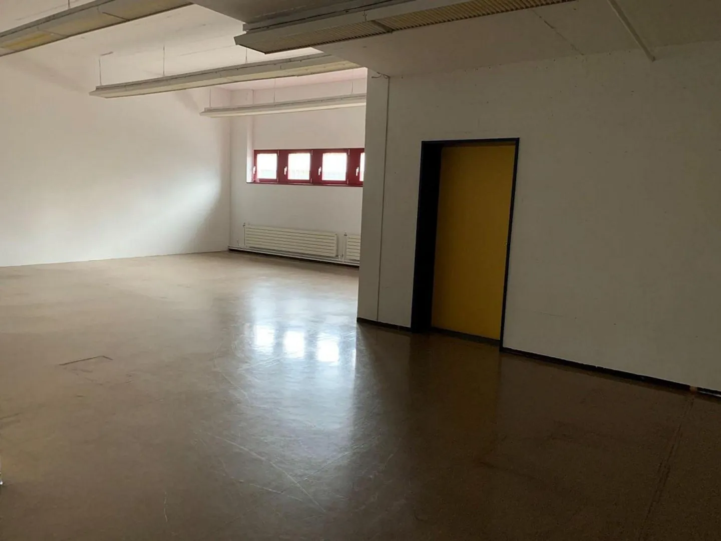 Marly, Gewerbeimmobilien zur Miete im Erdgeschoss - ideal für ein Lager - ate - Foto 4 von 9