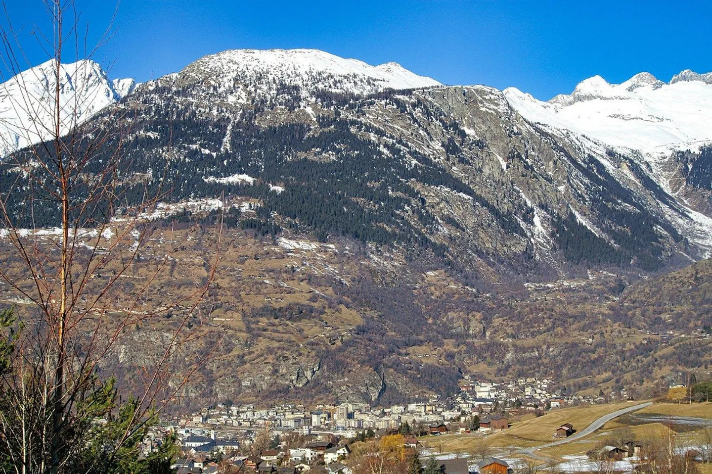Terreno edificabile fantastico in una posizione tranquilla e non costruita - Foto 2 di 11