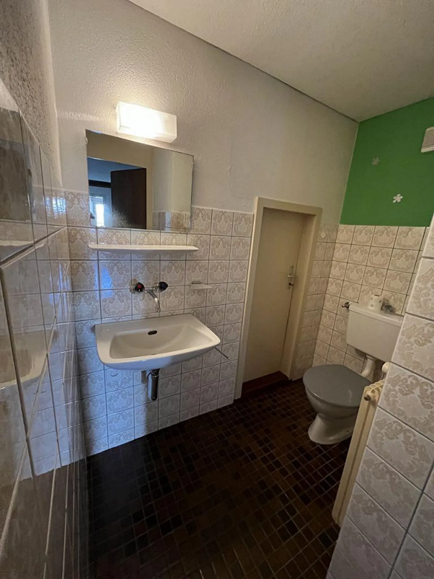 Attractive Maisonette Apartment! - Photo 9 of 11