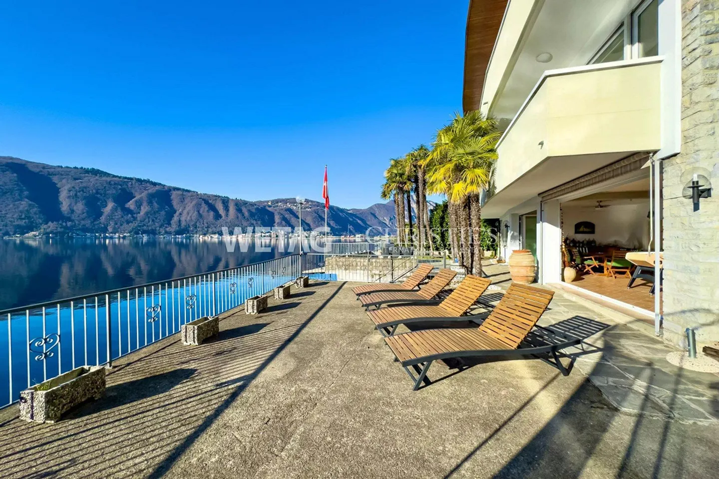 Villa exclusive au bord du lac à Lugano-Bissone à vendre, avec 2 places de bateau couvertes et 3 au quai, possible comme résidence secondaire - Photo 11 sur 13