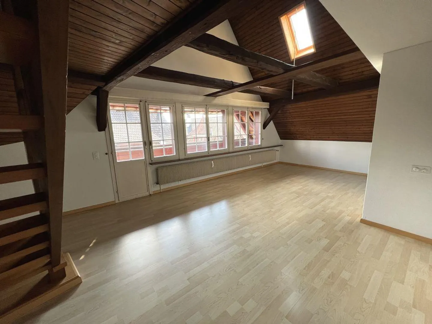 Attractive Maisonette Apartment! - Photo 1 of 11