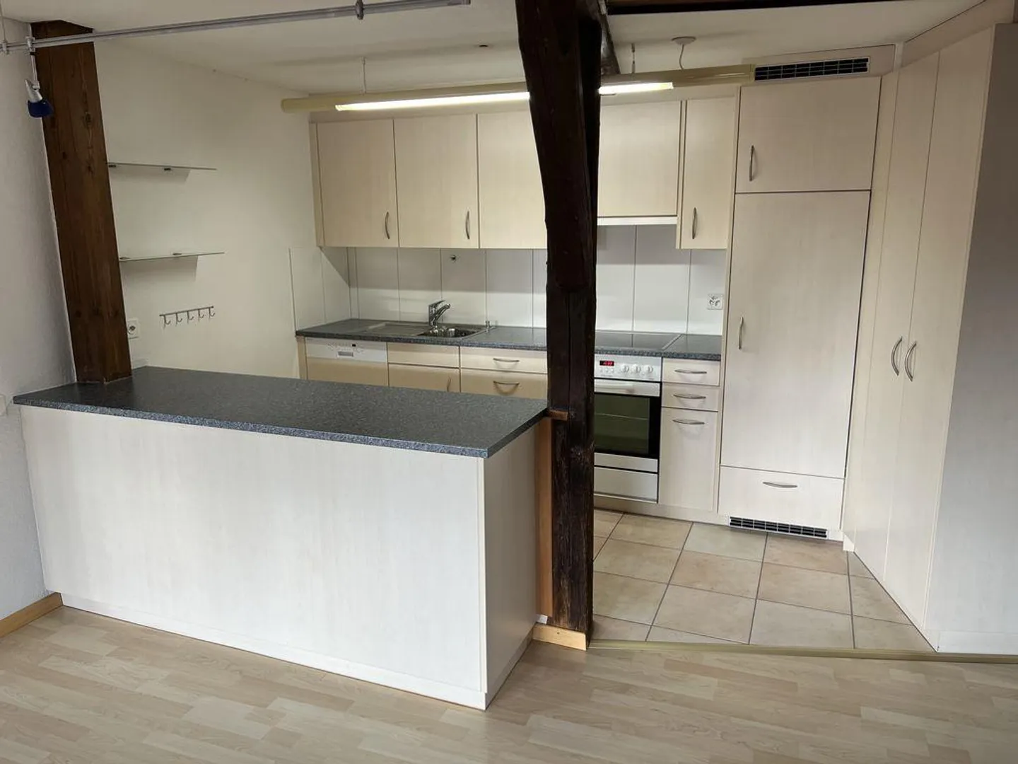 Attractive Maisonette Apartment! - Photo 2 of 11