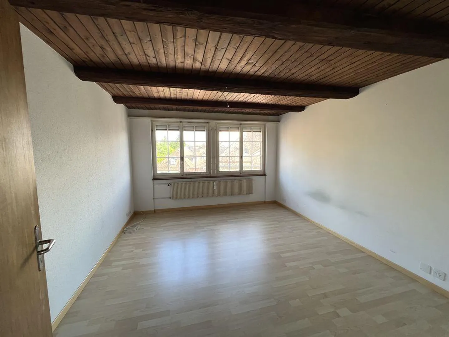 Attractive Maisonette Apartment! - Photo 3 of 11