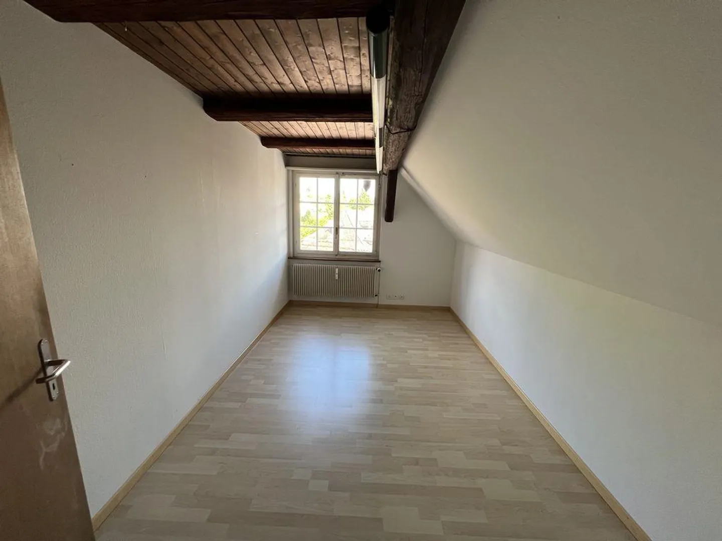 Attractive Maisonette Apartment! - Photo 5 of 11