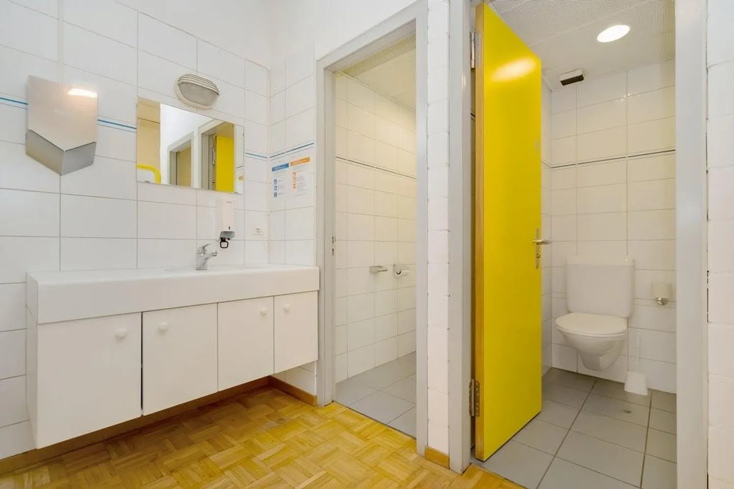 Modern commercial space with excellent transport connections in Schönbühl - Photo 6 of 7