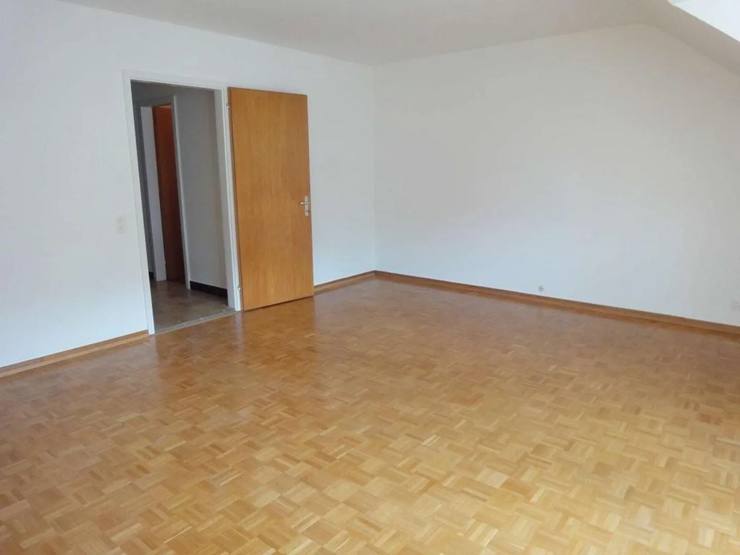 Bright room for rent in the popular St. Johanns district - Photo 3 of 4