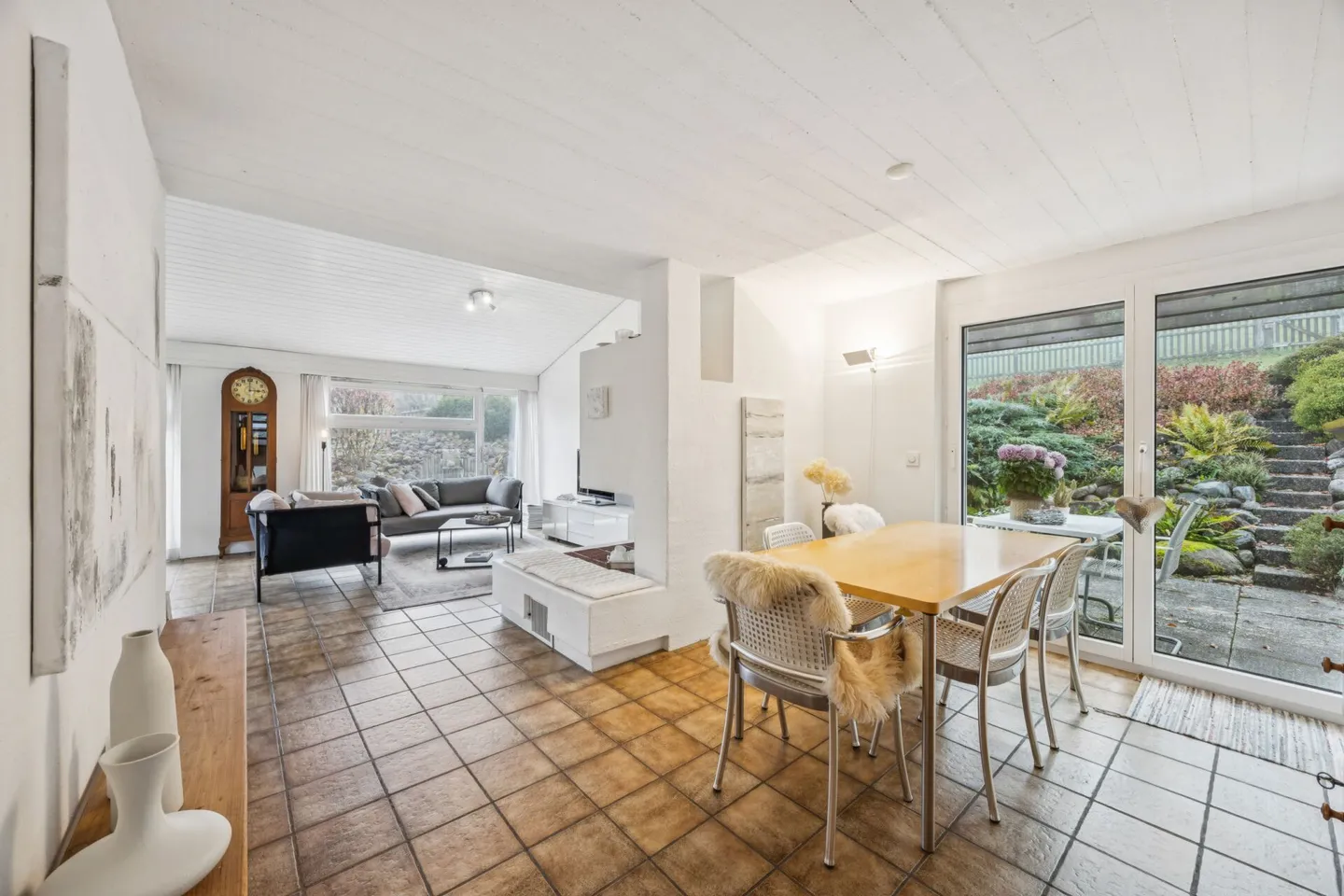 6.5-Room Single-Family House on the Edge of the Forest with Development Potential - Photo 9 of 10