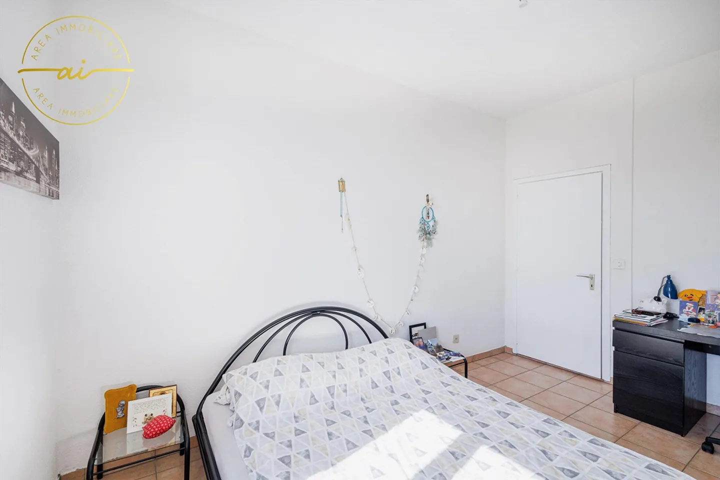 MAISON SPACIEUSE DE 6,5 PIÈCES DANS UN QUARTIER RÉSIDENTIEL À MORBIO INF. - Photo 3 sur 13