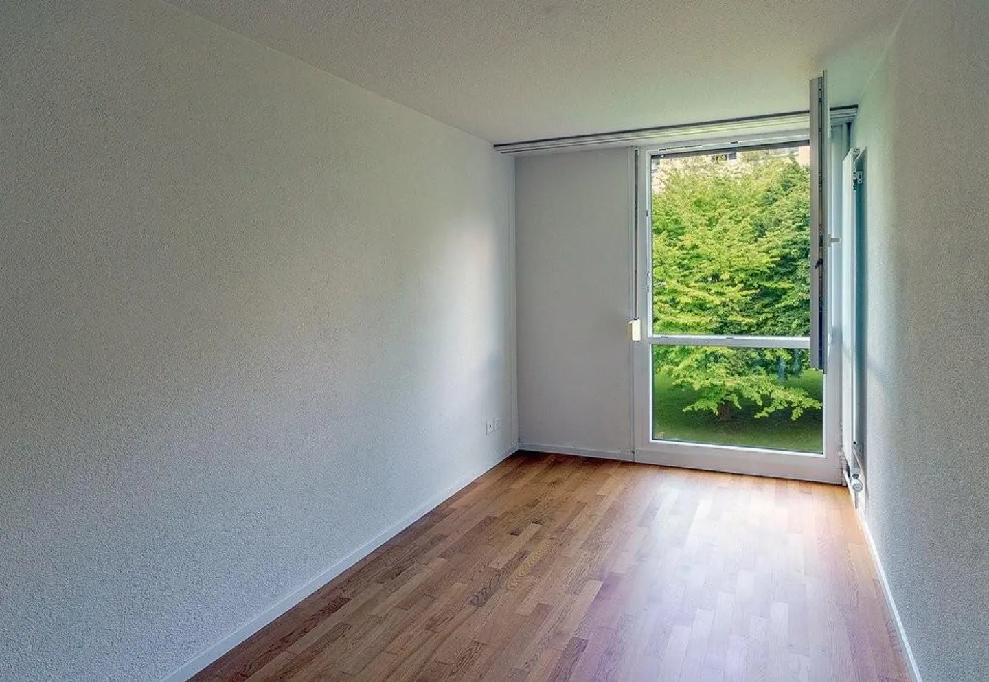 Moderne Wohnung in Zürich-Affoltern - Foto 4 von 8