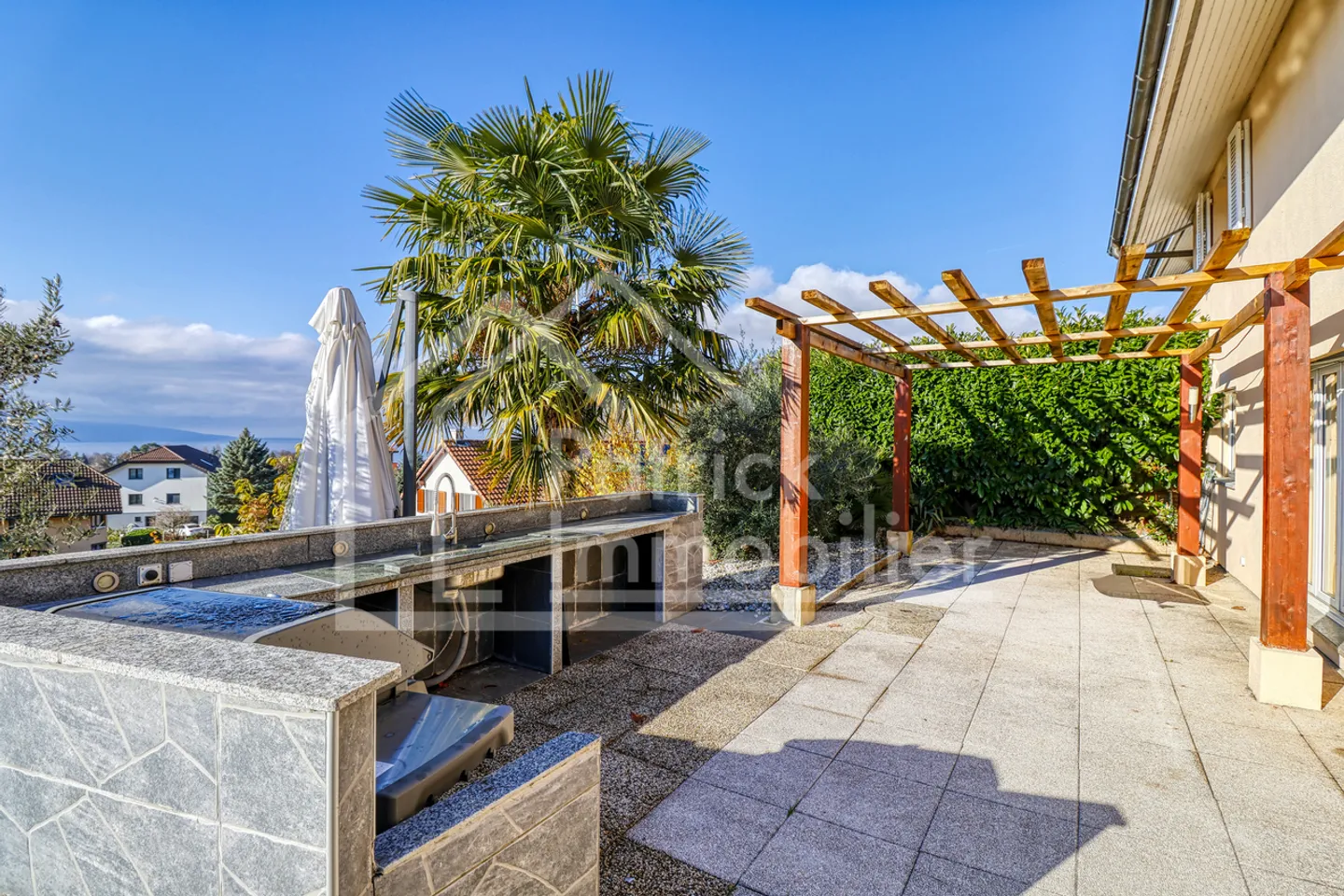 Terraced house 5.5 rooms, lake view, outdoor kitchen and 2 garages! - Photo 2 of 13
