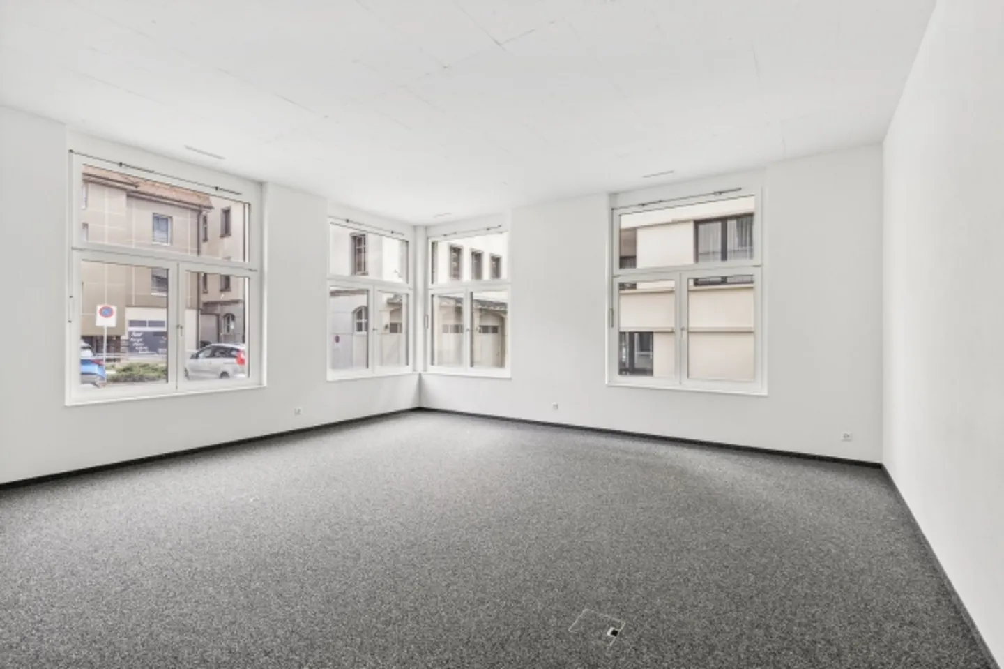 Office space for rent - Photo 2 of 6