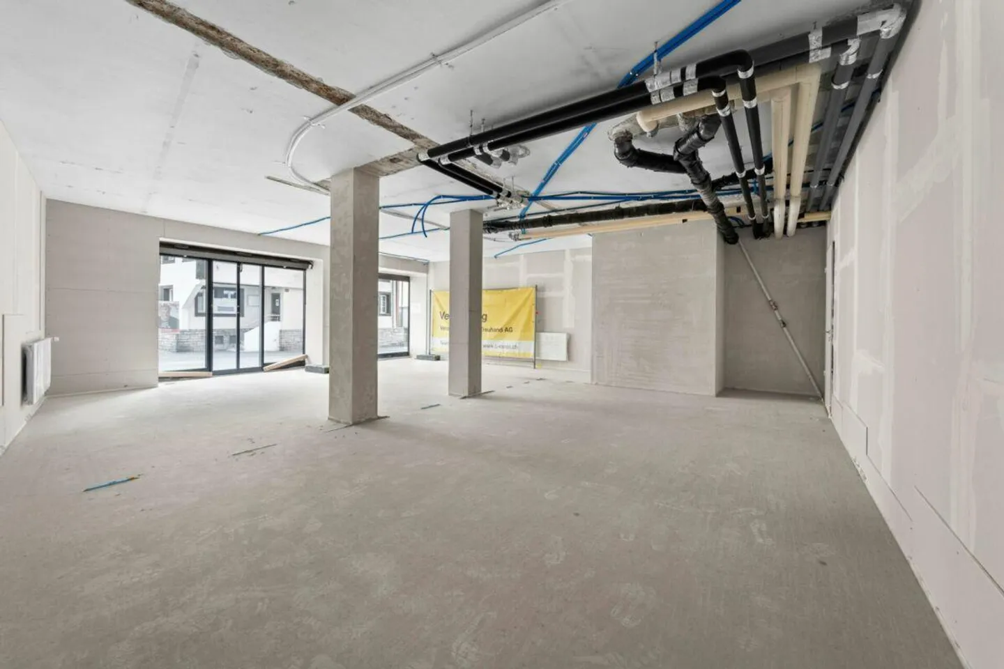 Espace commercial / de vente au cœur de Küssnacht - Photo 3 sur 7