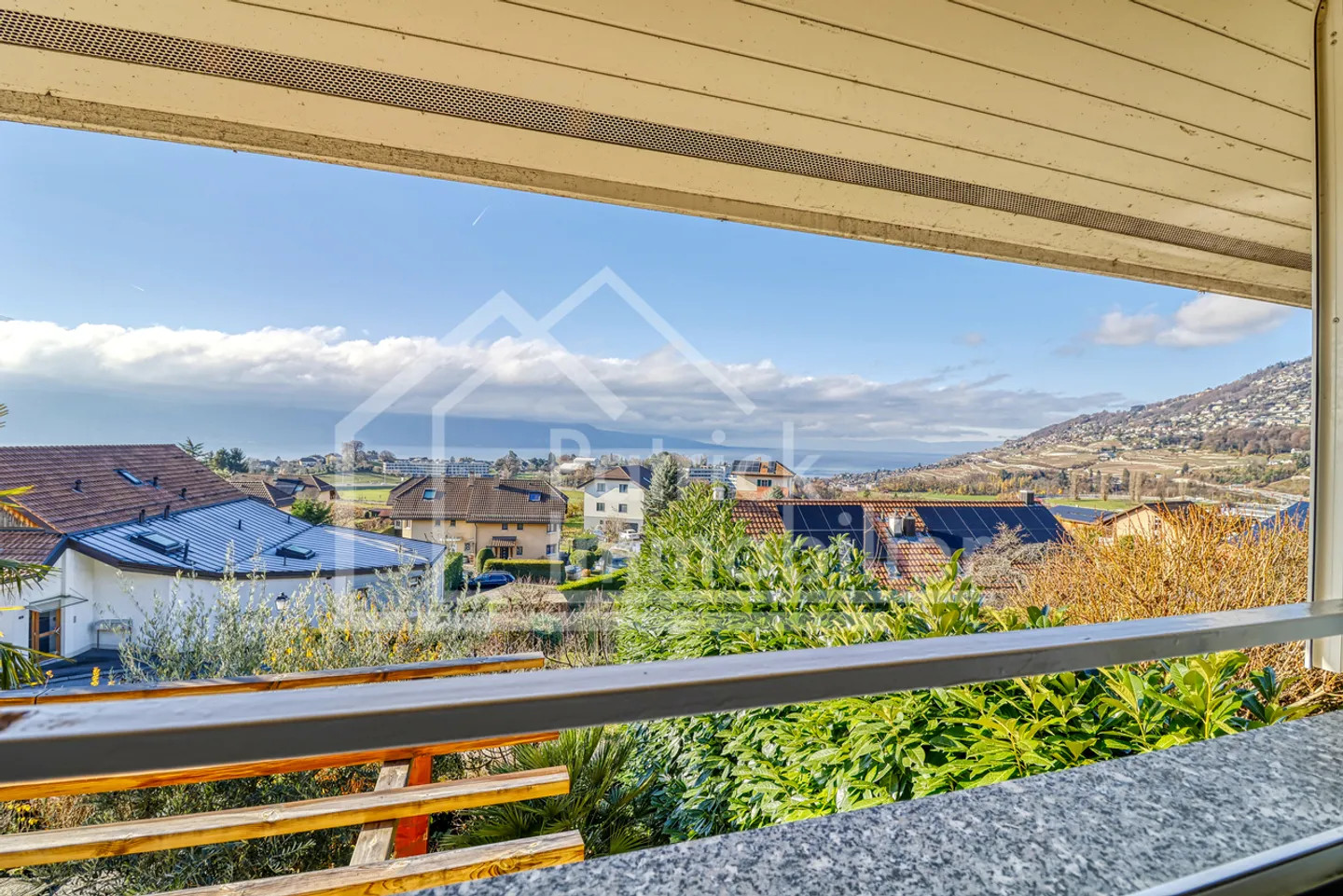 Terraced house 5.5 rooms, lake view, outdoor kitchen and 2 garages! - Photo 11 of 13