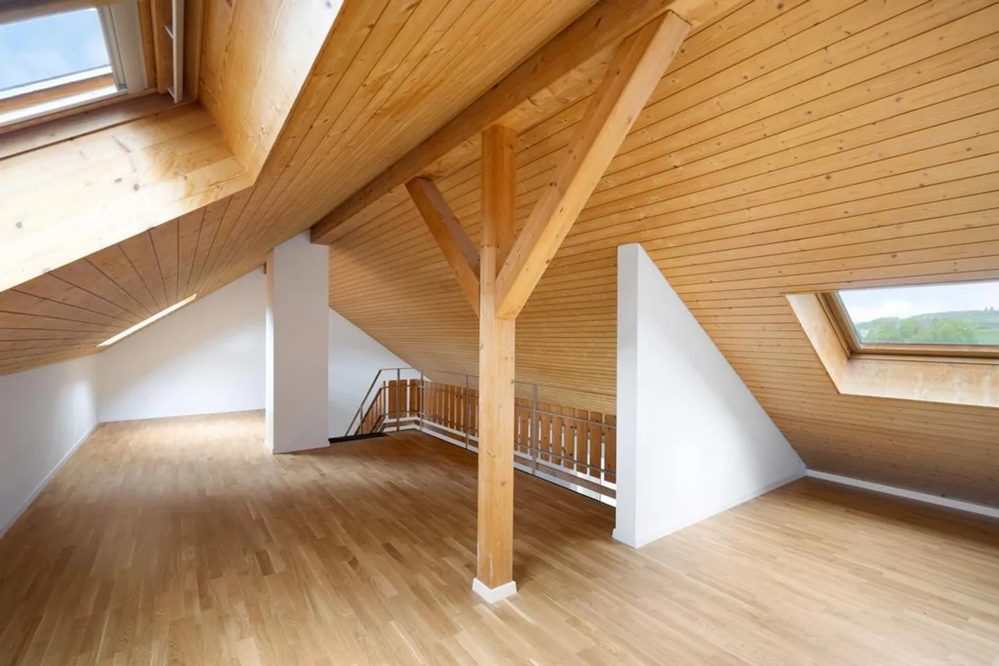 Cozy attic apartment awaits you! - Photo 8 of 12
