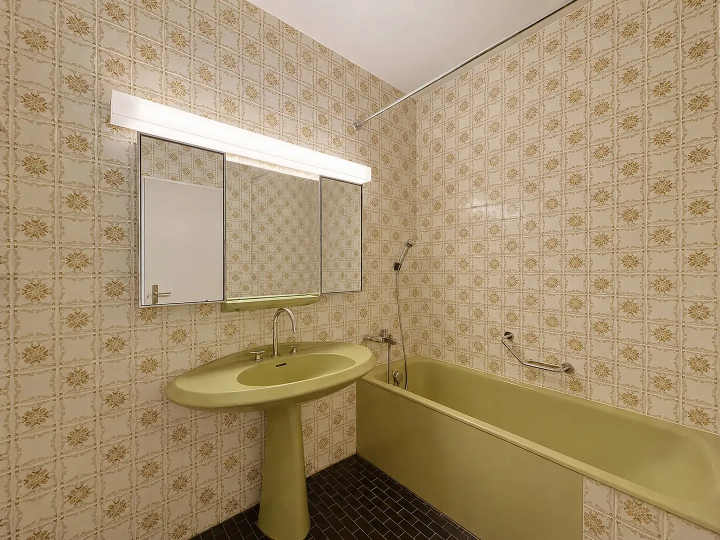 EXKLUSIV: Großes 4-Zimmer-Wohnung in der Nähe des Stadtzentrums - Foto 6 von 6