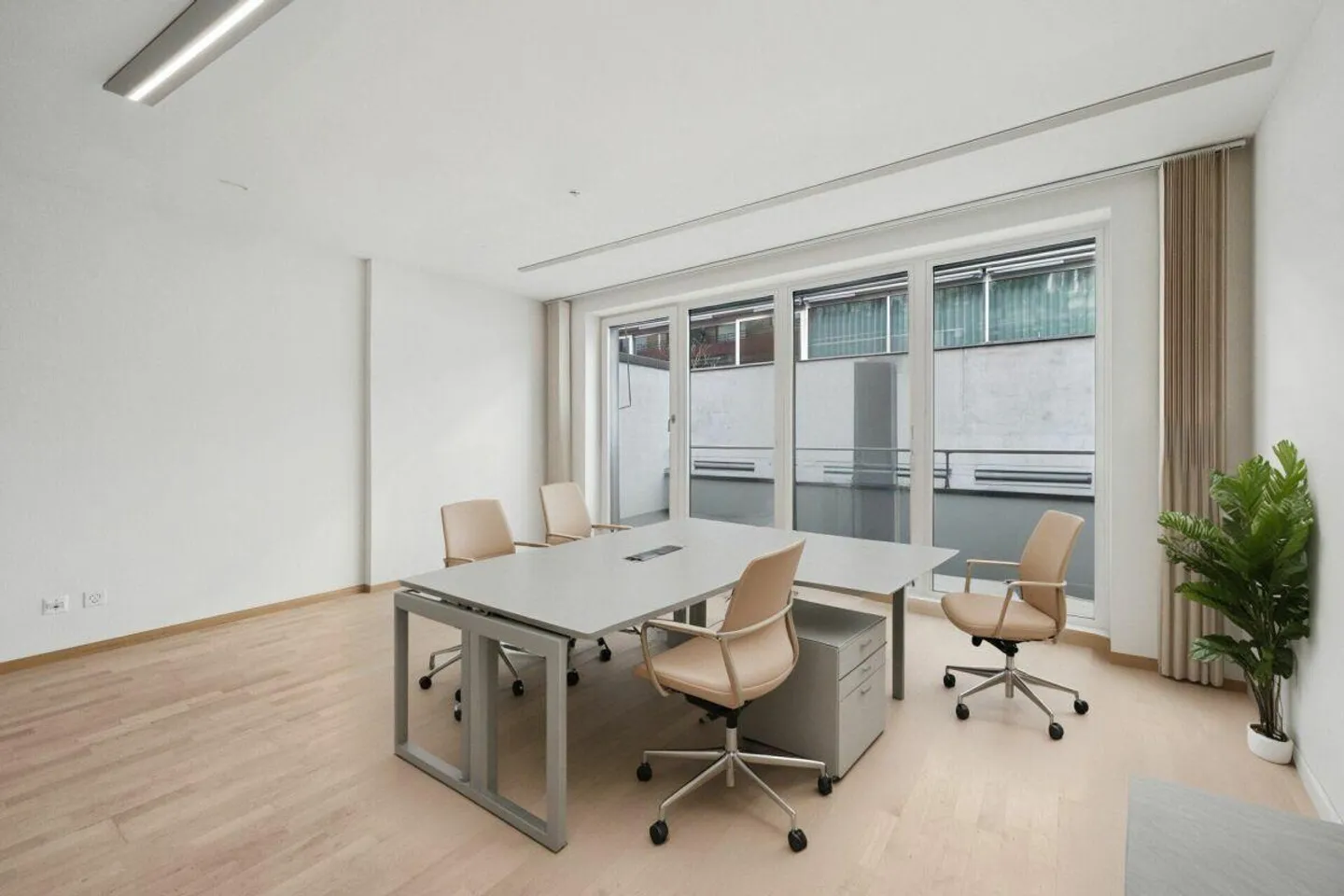 Attractive Service Space in Basel City Center - Photo 6 of 13