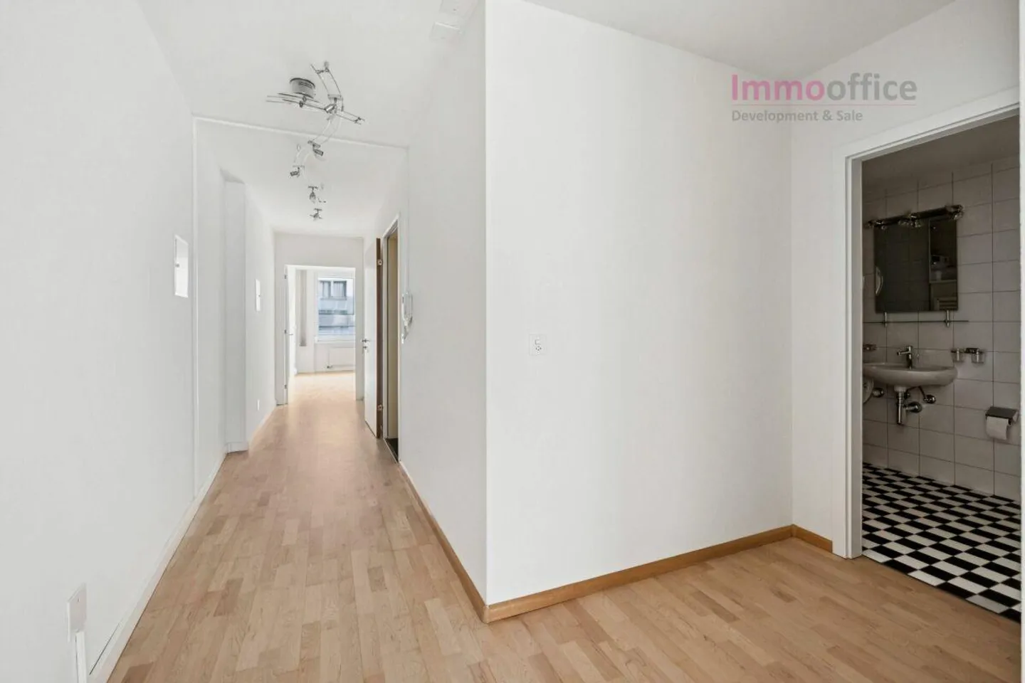 Attractive Service Space in Basel City Center - Photo 8 of 13