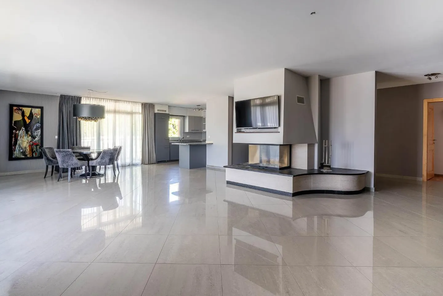 Magnificent 4.5-room apartment in Mont-sur-Rolle - Photo 1 of 19