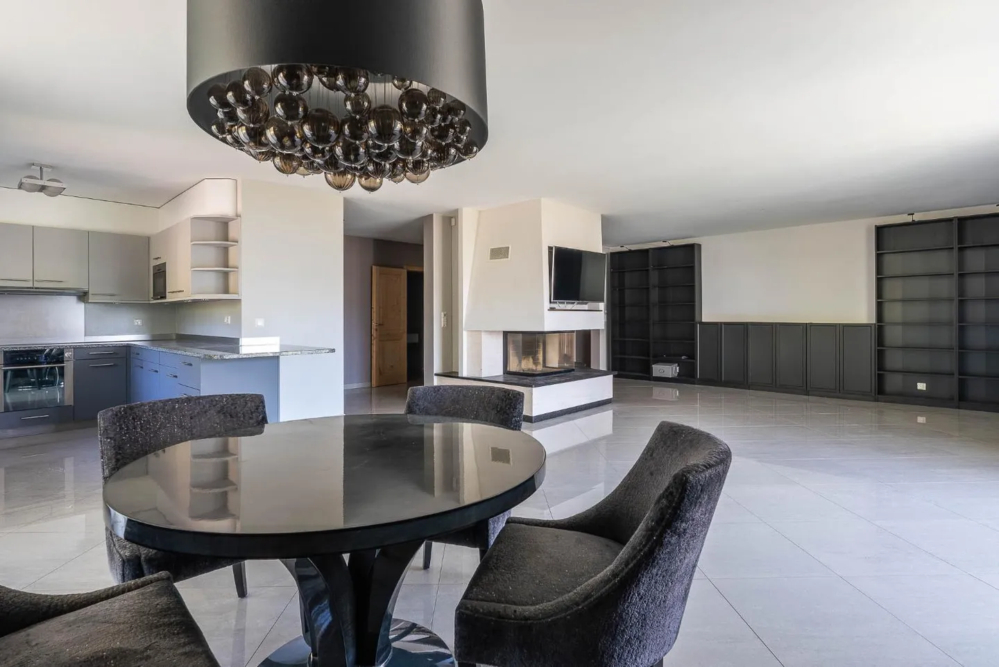 Magnificent 4.5-room apartment in Mont-sur-Rolle - Photo 16 of 19