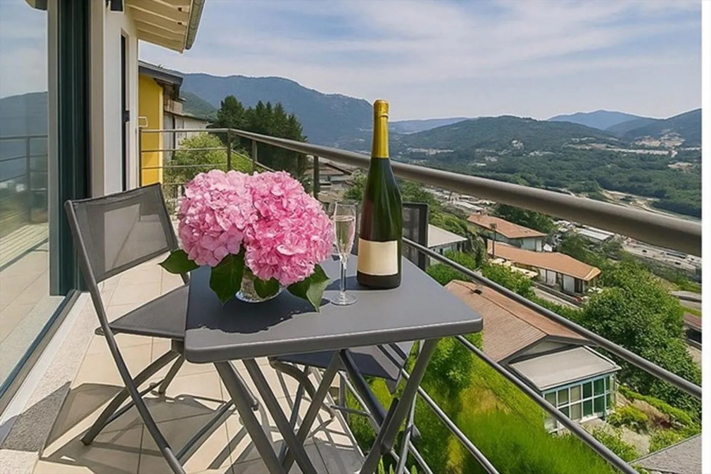 Vacallo - Exclusive Dream Villa! Where panorama, modern elegance and design harmonize perfectly - Photo 1 of 13