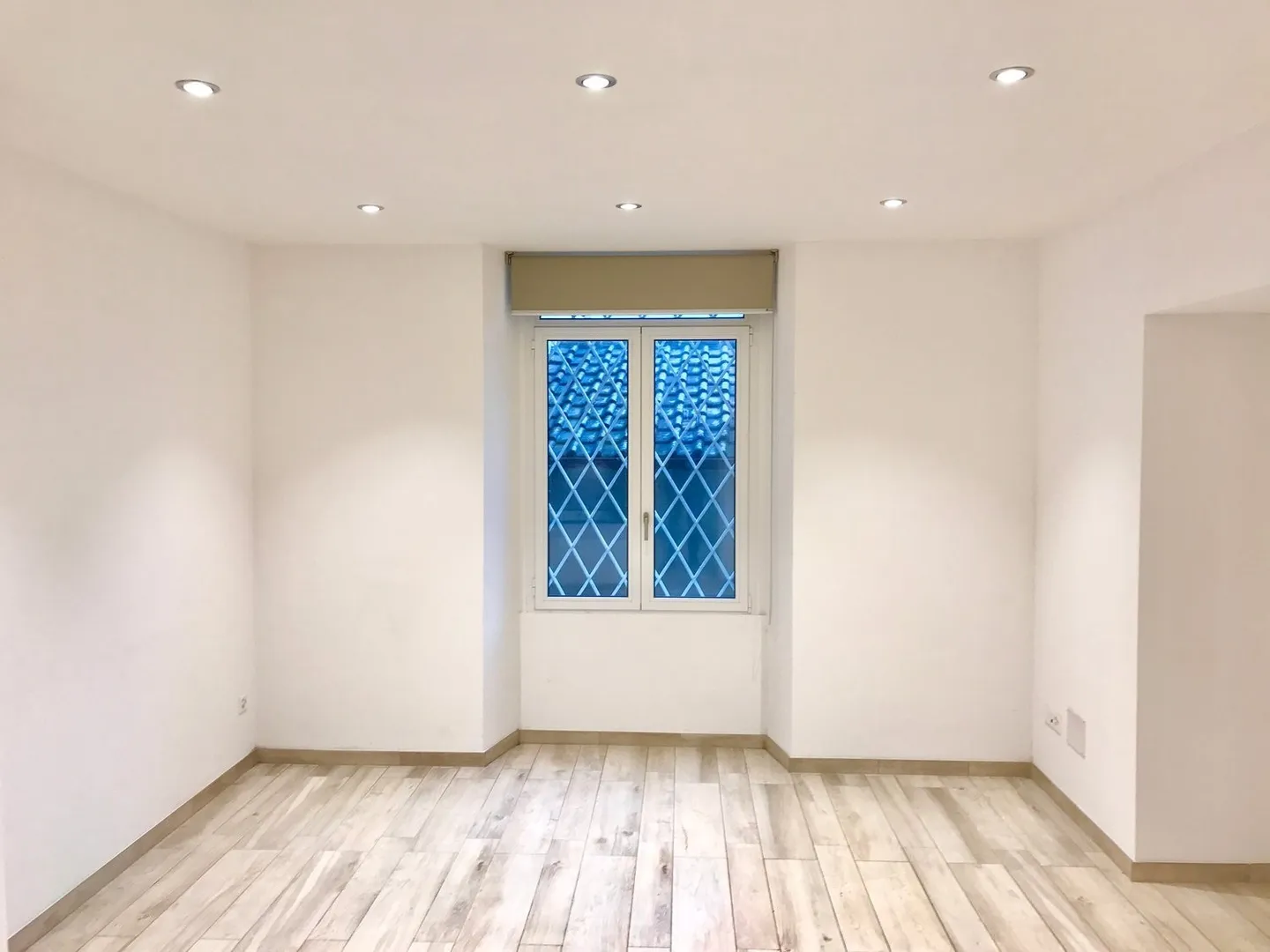 Appartamento moderno con giardino recintato - Foto 5 di 17