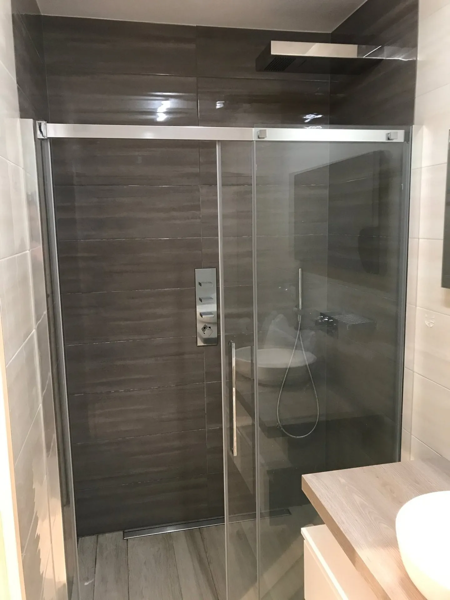 Appartamento moderno con giardino recintato - Foto 9 di 17