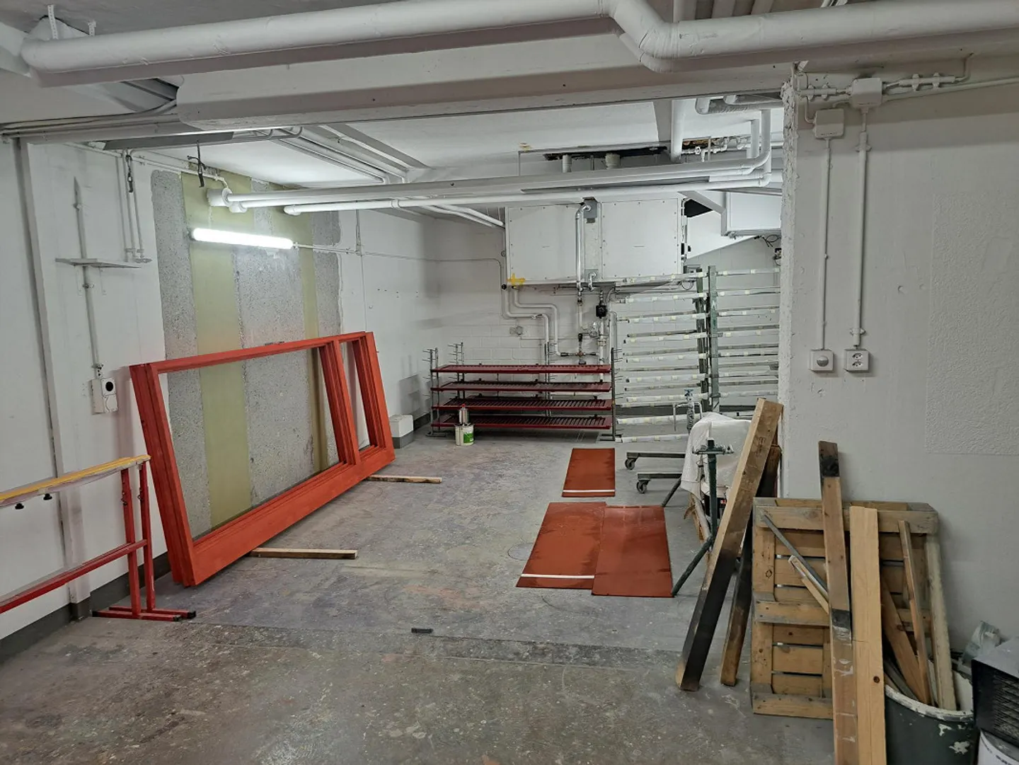 Commercial premises with spray booth in Füllinsdorf for rent - Photo 4 of 18