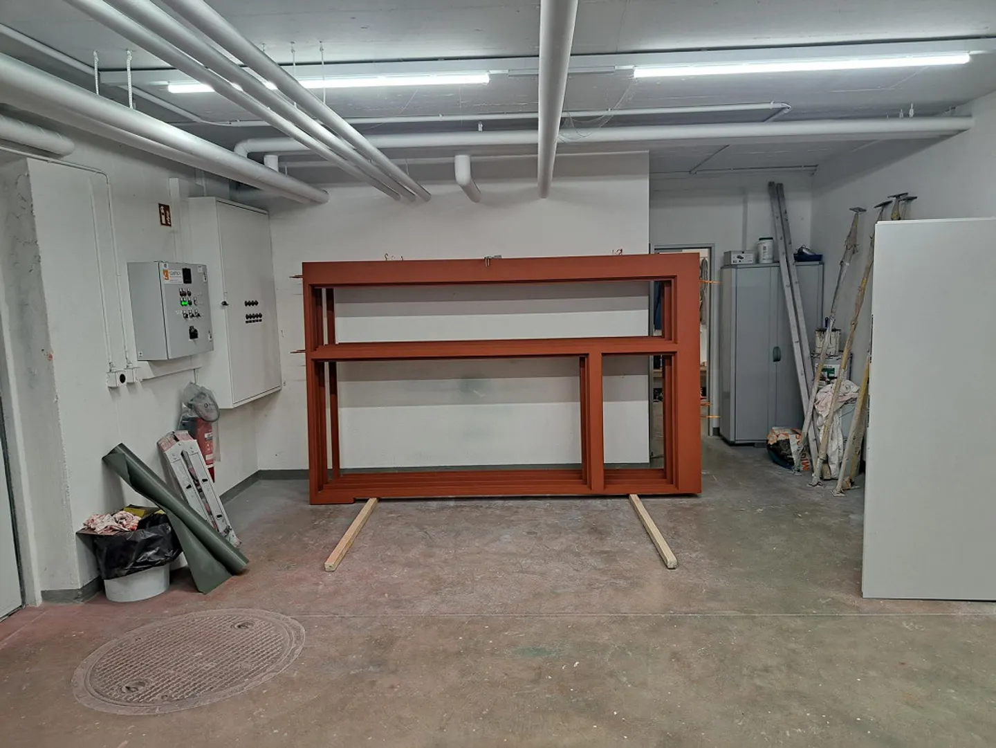 Commercial premises with spray booth in Füllinsdorf for rent - Photo 12 of 18