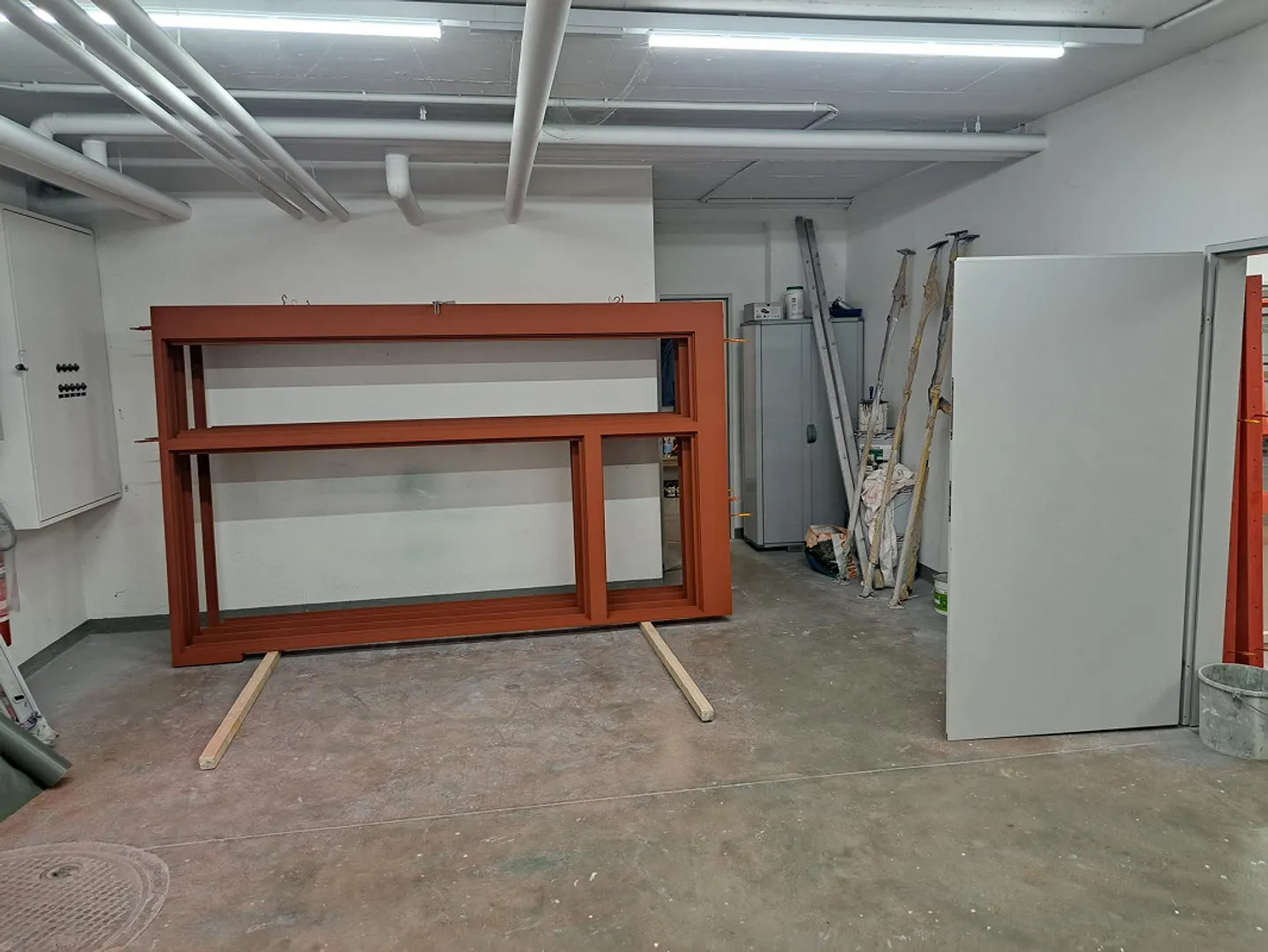 Commercial premises with spray booth in Füllinsdorf for rent - Photo 7 of 18